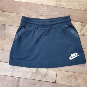 Nike black mini with pockets